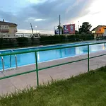 El Delfin 3*